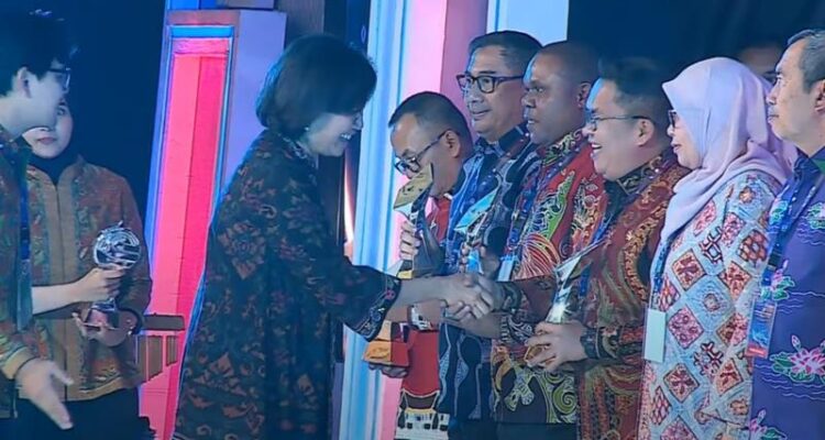 Wabup Kukar terima penghargaan P2DD