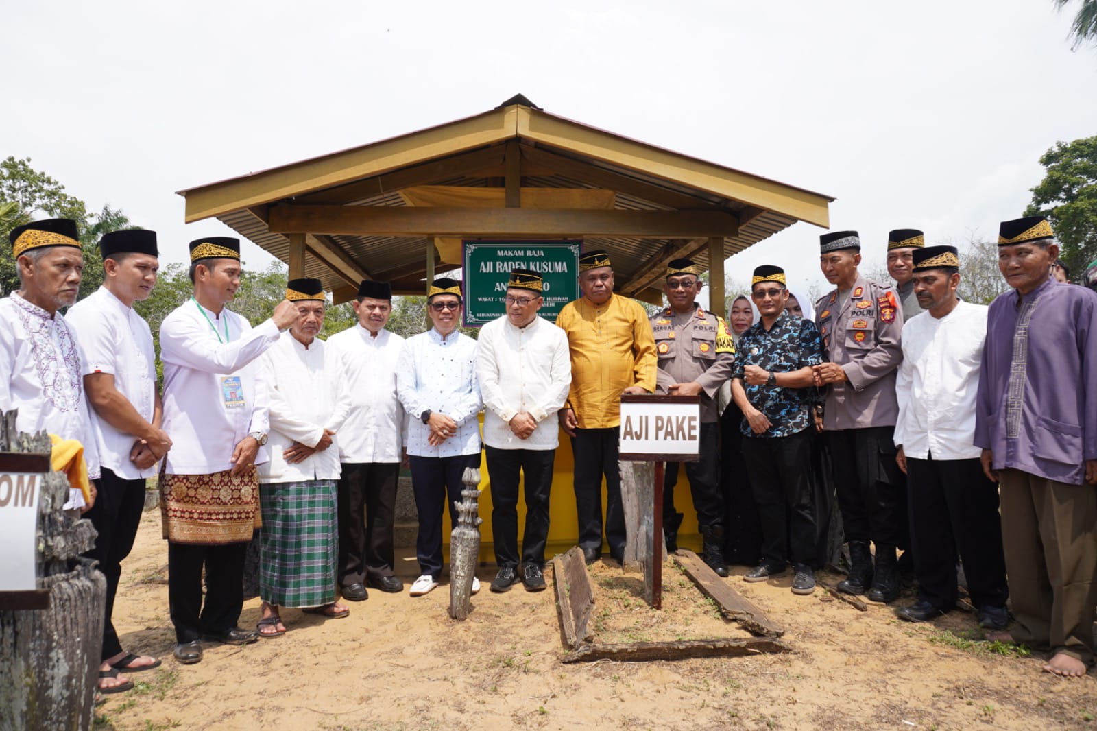 Ketua DPRD PPU, Syahrudin Haul Ke-3 serta ziarah kubur makam beberapa pahlawan lokal Penajam Paser Utara (PPU).