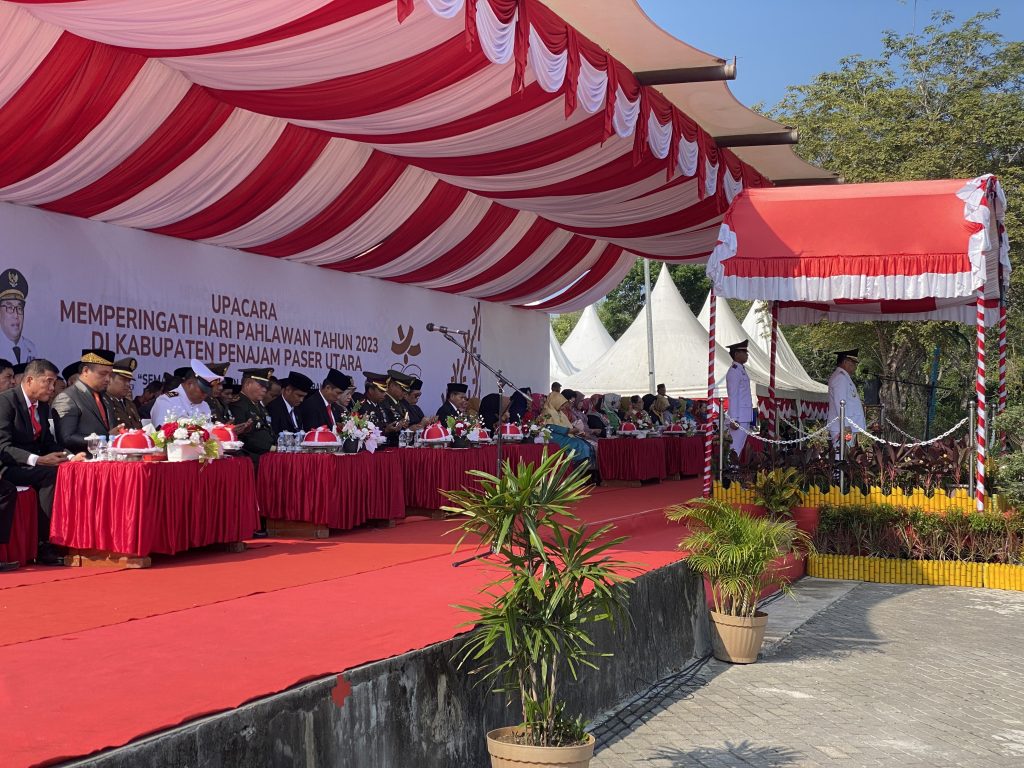 Upacara peringatan Hari Pahlawan di lapangan upacara Kantor Bupati PPU, pada Jumat (10/11/2023).