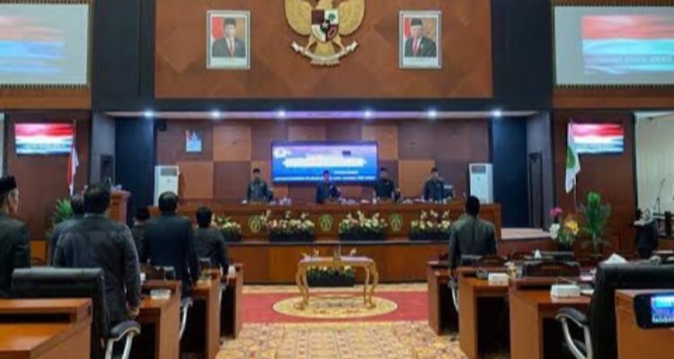 Rapat paripurna di DPRD PPU.