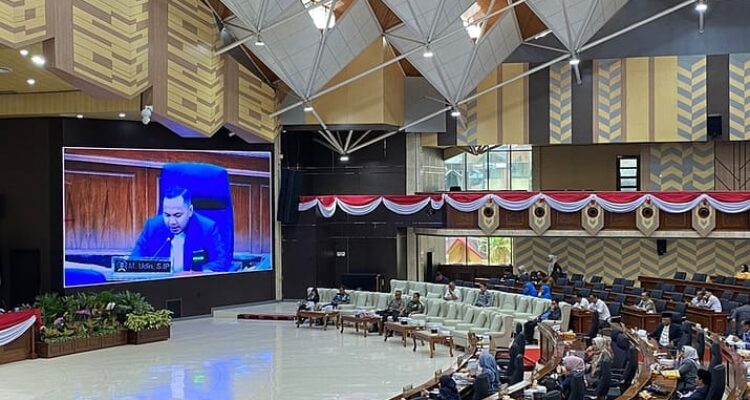 Anggota Komisi III DPRD Kaltim M. Udin saat mengikuti RDP.