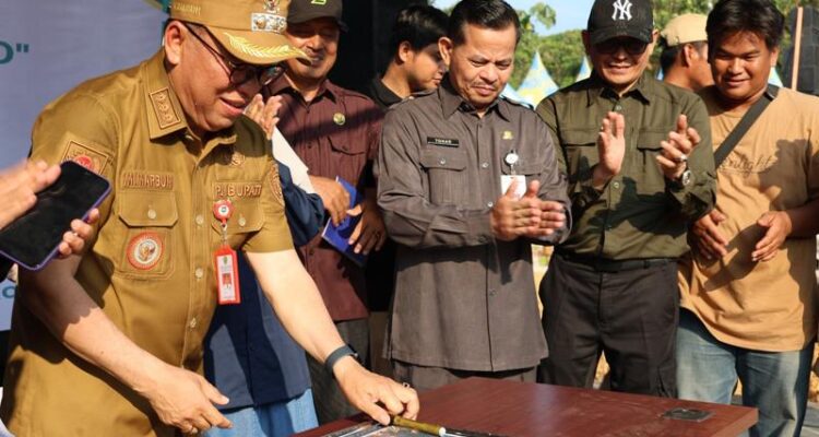 Pj Bupati PPU resmikan pasar riko