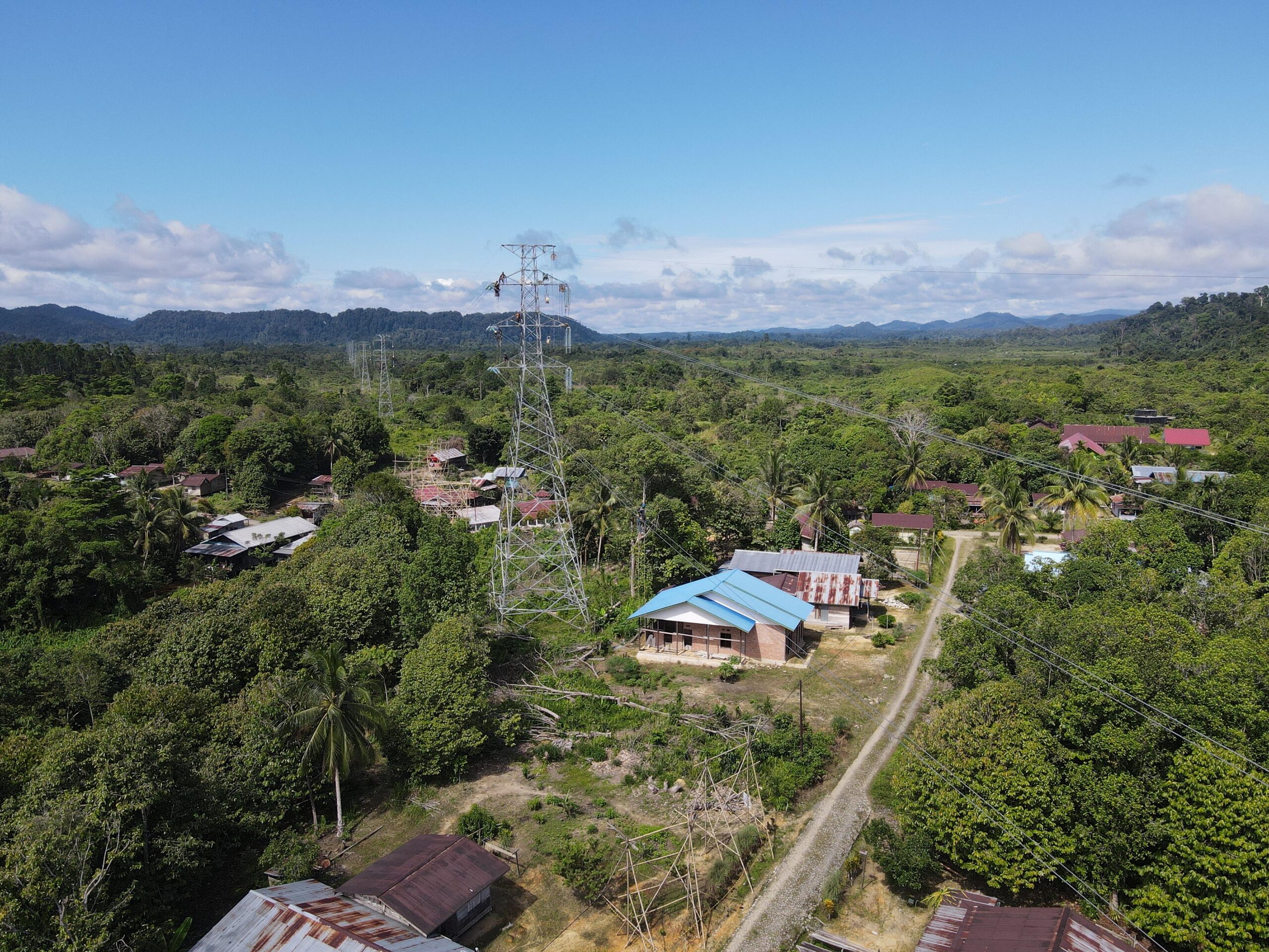 PLN UIP bersama BPN Kabupaten Bulungan lakukan pengukuran sertifikasi aset tanah pada SUTT 150 kv Tanjung Redeb -Tanjung Selor - Tideng Pale.
