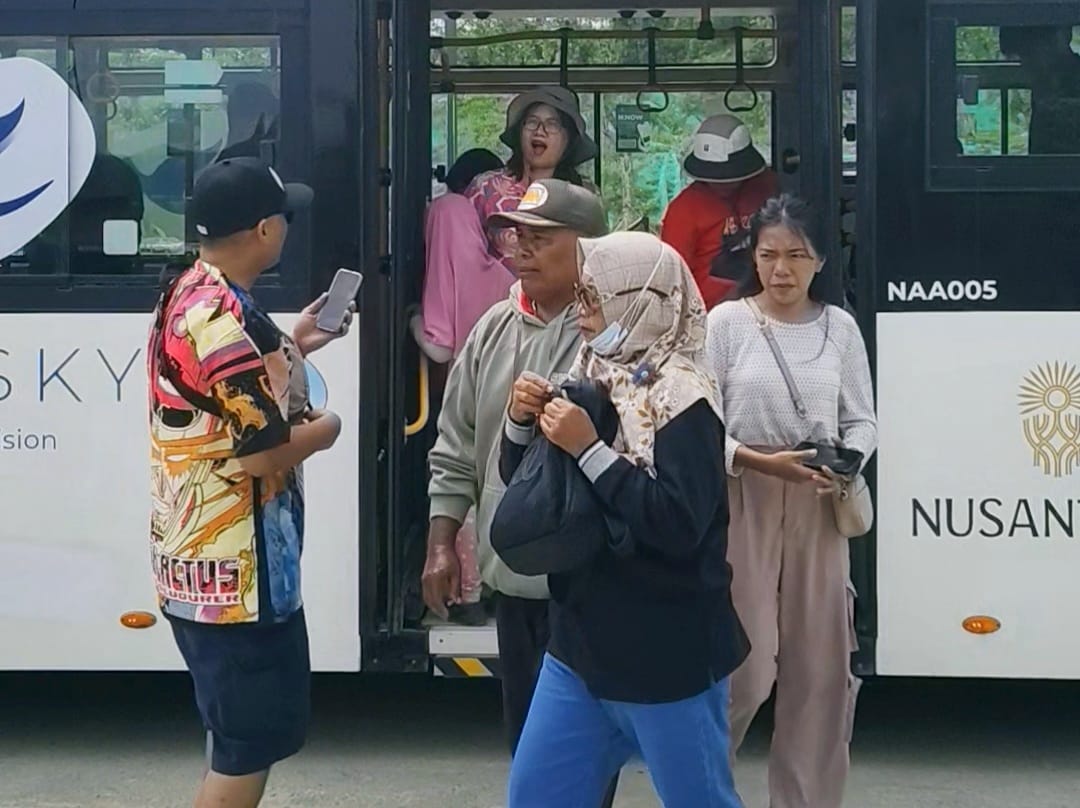Antusias masyarakat saat berkunjung ke IKN yang telah dibuka untuk umum.