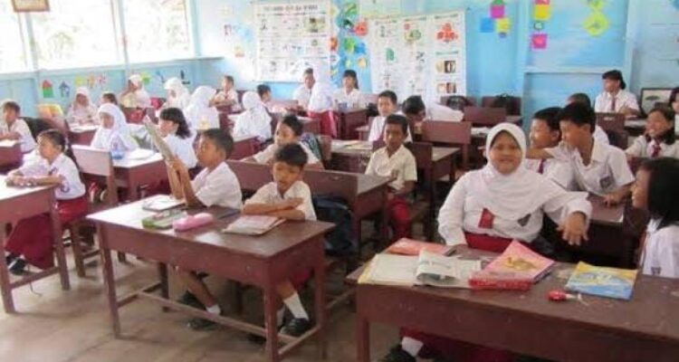 IMG-20240929-WA0042 DPRD Berau minta Pemkab untuk perhatikan anak kurang mampu hingga tamat sekolah melalui Beasiswa Berau Cerdas.
