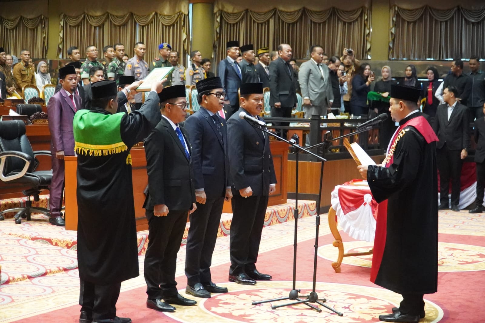 Pelantikan unsur pimpinan DPRD PPU yang digelar pada Senin (30/9/2024) di Kantor DPRD PPU.