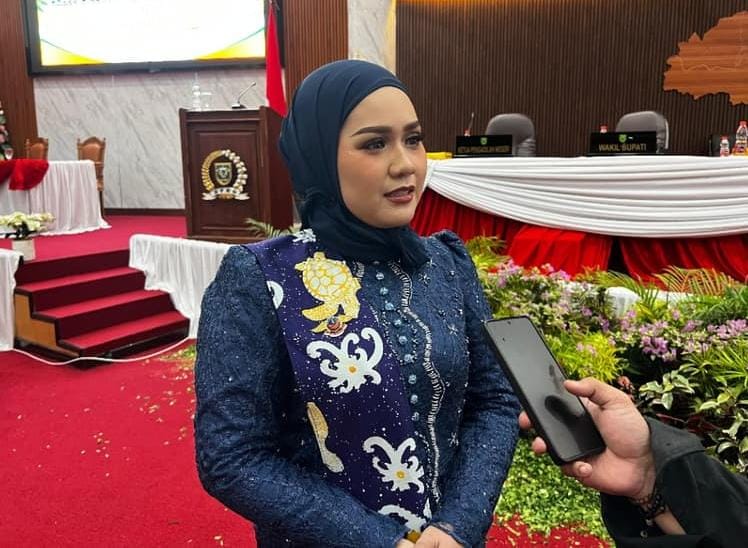 Anggota DPRD Berau, Octavia.