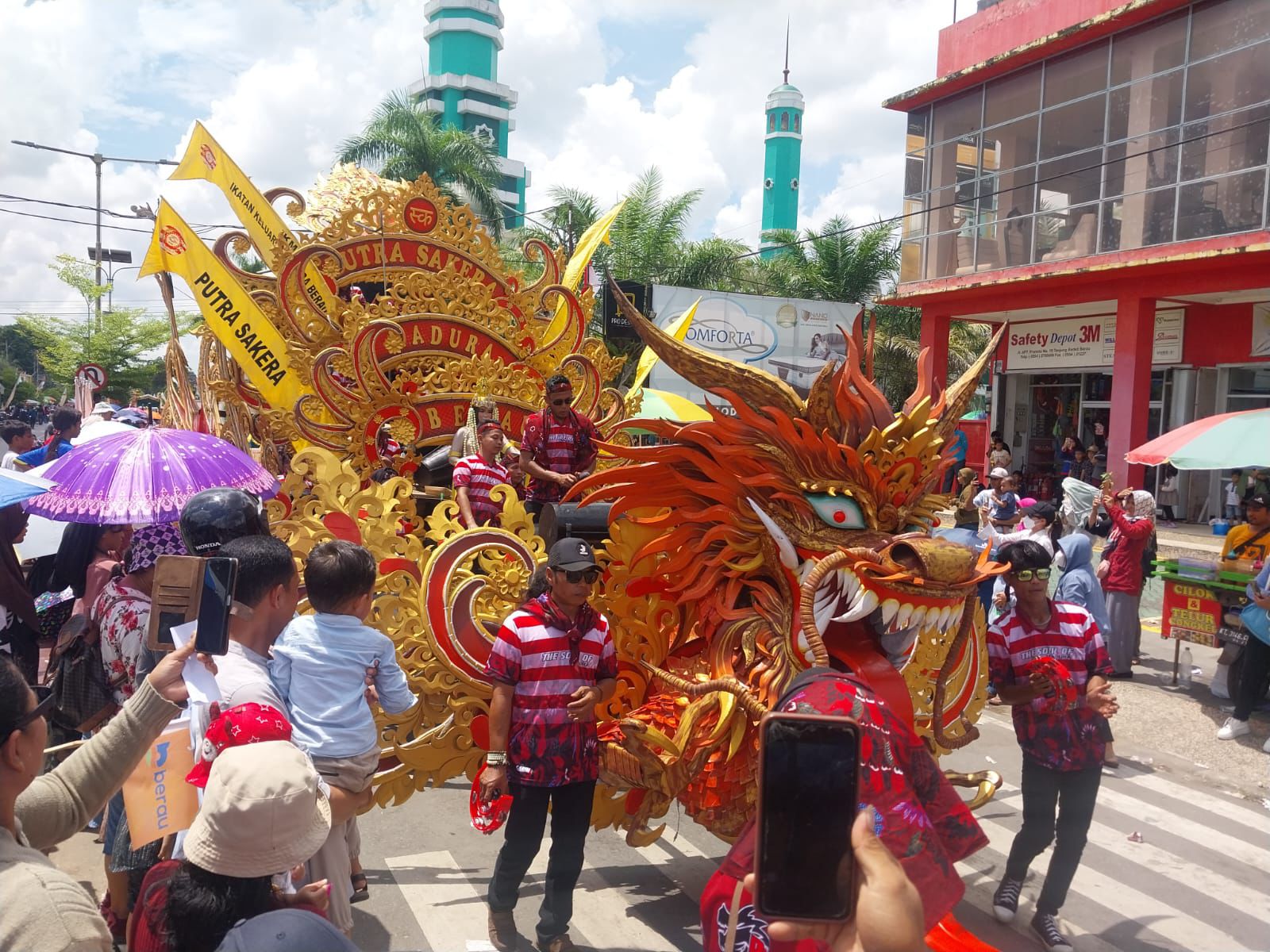 Salah satu kegiatan seni budaya di Kabupaten Berau yang harus terus dilestarikan.
