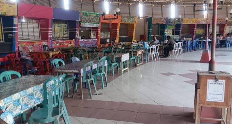 Kondisi food court yang berada di lantai dua Pasar Sanggam Adji Dilayas (PSAD).