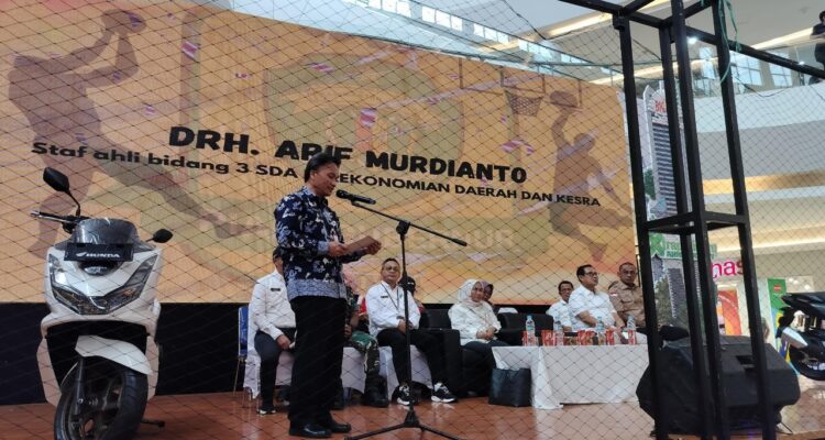 drh. Arief Murdiyatno saat wakili Pj. Gubernur Kaltim Membuka Acara Kejuaraan 3x3 Basket.