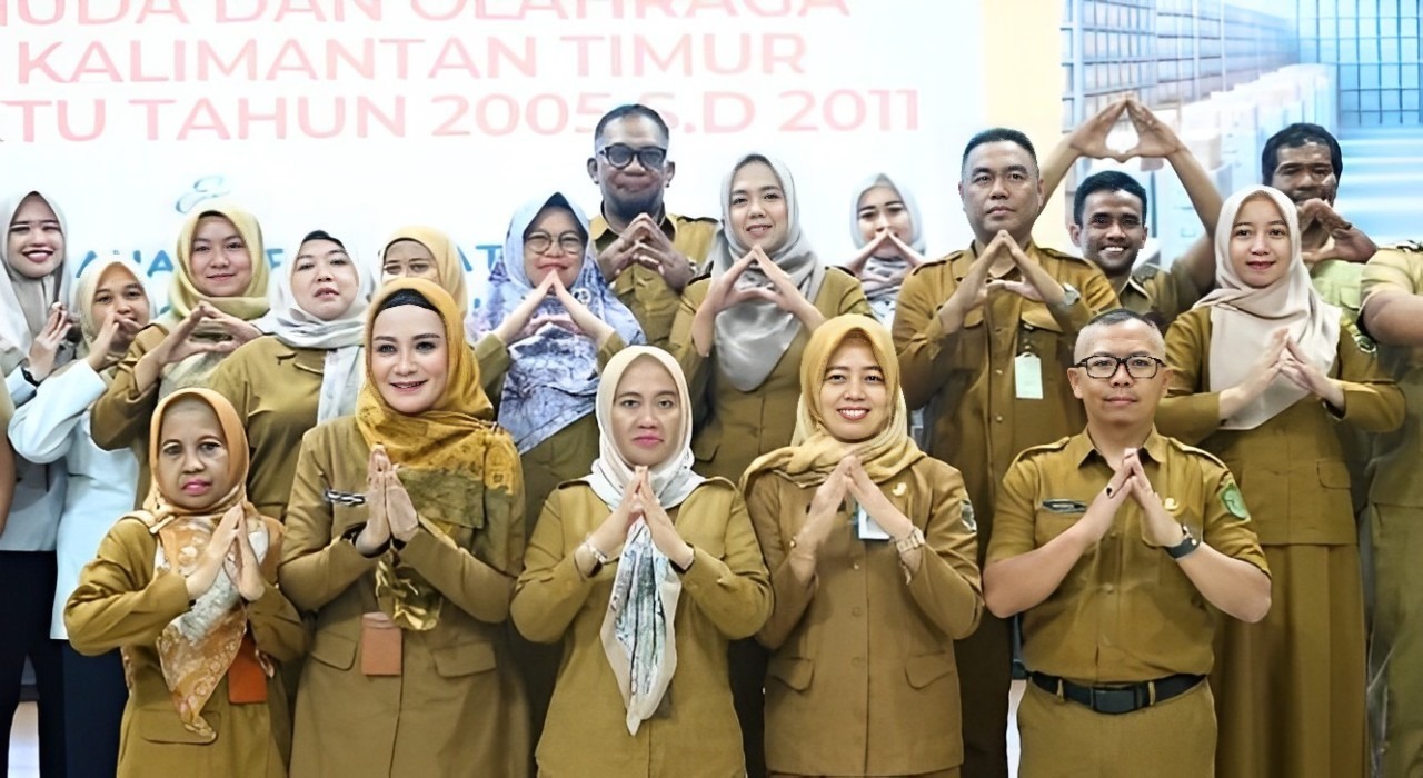 Pemusnahan Arsip Dispora Kaltim bersama DPK Kaltim.