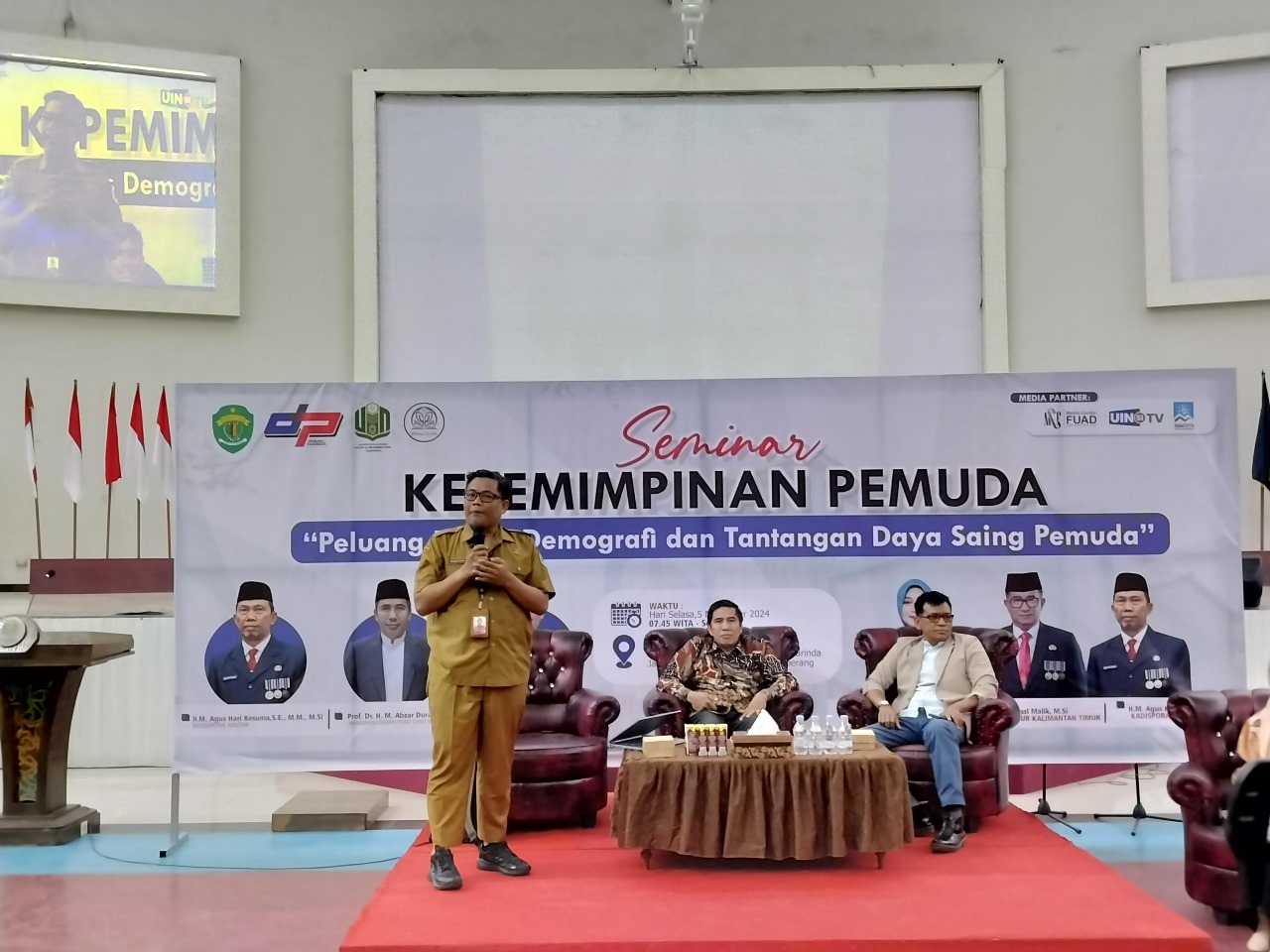 Pemaparan Materi Rusmulyadi kepada peserta.