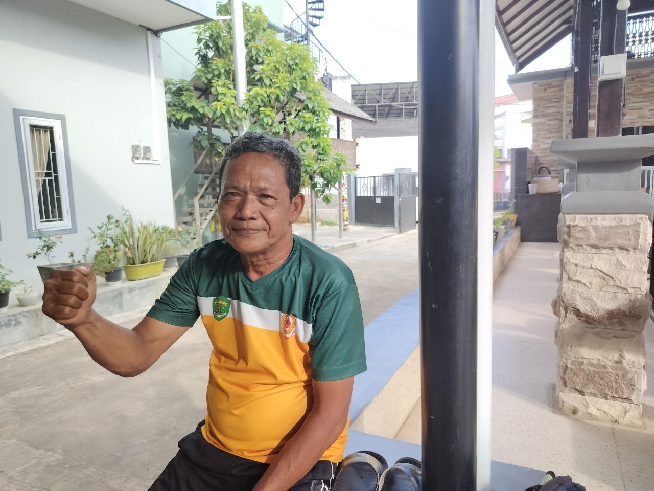 Pelatih TC Pra-Popnas Bola Voli Putri, Burhanuddin.