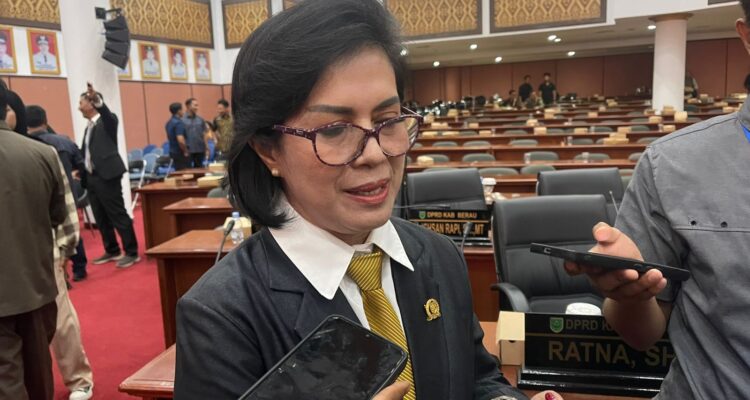 Anggota DPRD Berau, Ratna.
