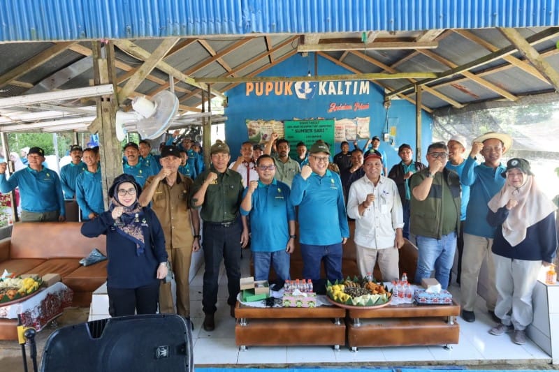 Kick Off Penanaman Hutan Rakyat dan Penghijauan Lingkungan di Desa Loh Sumber, Kecamatan Loa Kulu, Rabu (13/11/2024).