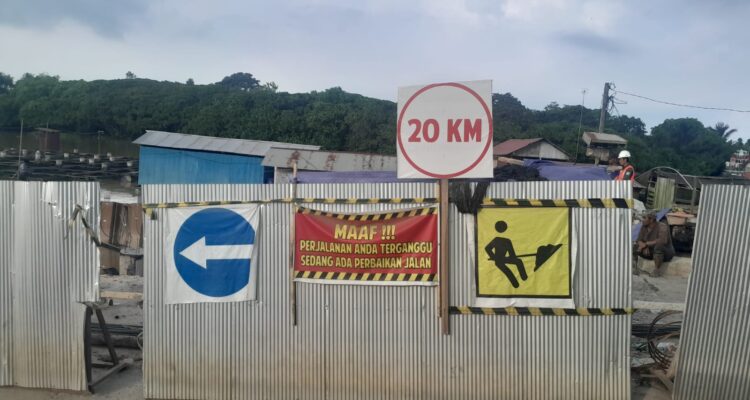 Proses perbaikan jalan nasional yang amblas di Dusun Margasari, Desa Jembayan, Kecamatan Loa Kulu, Kukar, ditargetkan rampung akhir 2024.